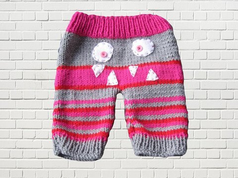 Strickanleitung Babyhose Gr.56/62 mit Monsterpo- Ansicht. Ideal auch für Anfänger