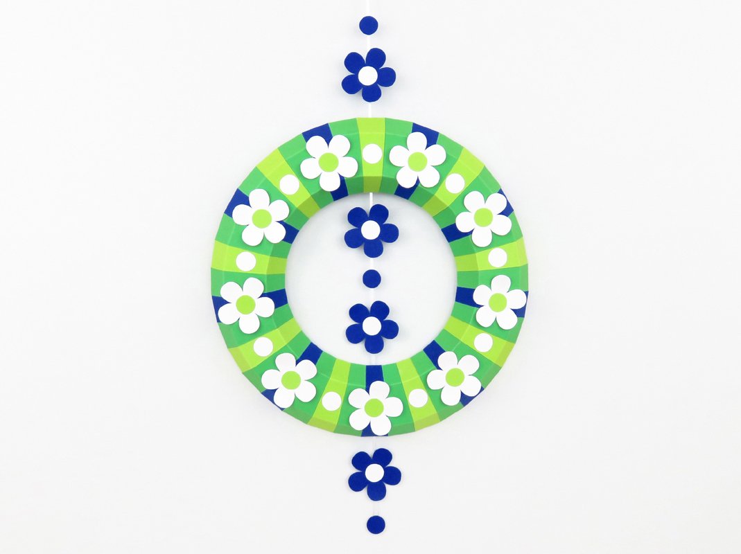 Türkranz in Weiß-Grün-Blau – Bastelanleitung und Vorlagen