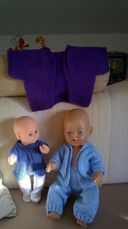 Schnell gestricktes Jäckchen für die Puppen - Bild 4
