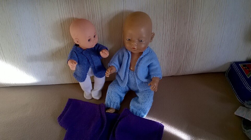 Schnell gestricktes Jäckchen für die Puppen