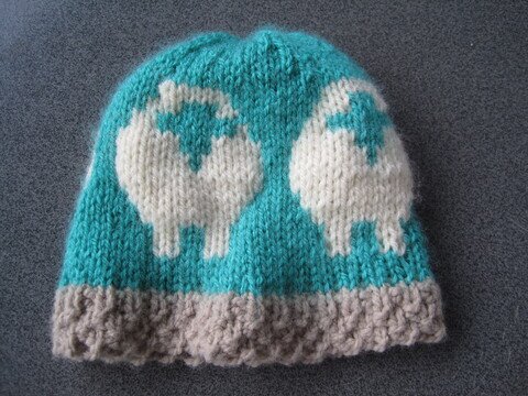 Strickanleitung Babymütze Schafmütze, tragbar von 0- 6 Monaten- ideal auch für Anfänger
