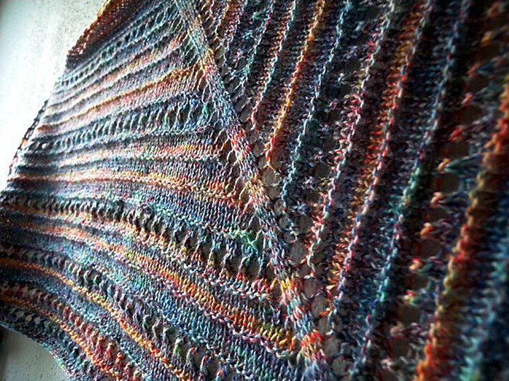 Strickmuster für Dreieckstuch aus Sockenwolle "Have a Seat Please"