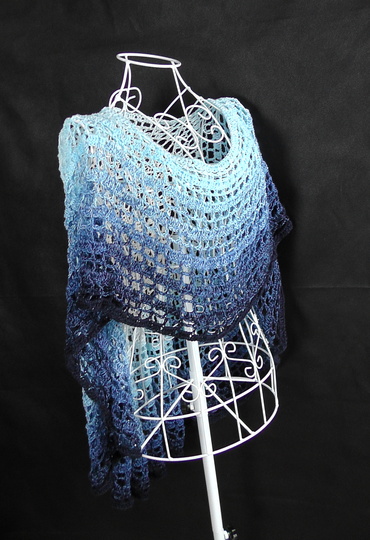 Poncho "Taifun" mit 1 Woolly-Hugs-BOBBEL Häkeln