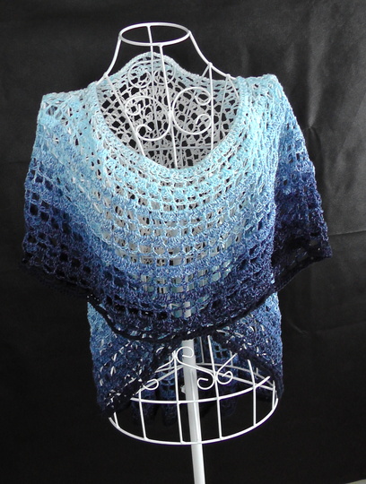 Poncho "Taifun" mit 1 Woolly-Hugs-BOBBEL Häkeln