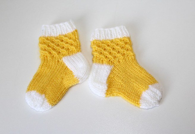 Babysocken Stricken Sternchenmuster