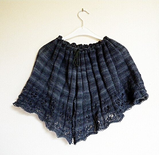 Strickanleitung für Schultertuch (oder Umhang) mit Lochmuster "Nite Flite"