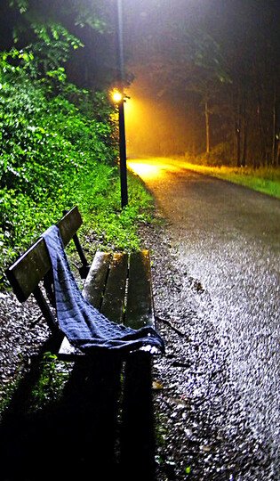 Strickanleitung für Schultertuch (oder Umhang) mit Lochmuster "Nite Flite"