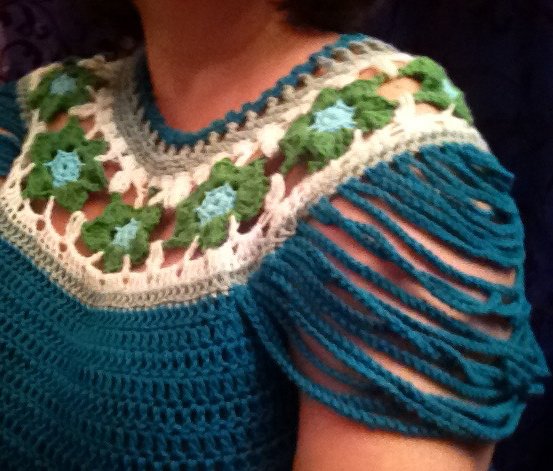 Sommerliches Blumenkragen Shirt Tunika Kleid mit raffiniertem Ärmel - Bild 2