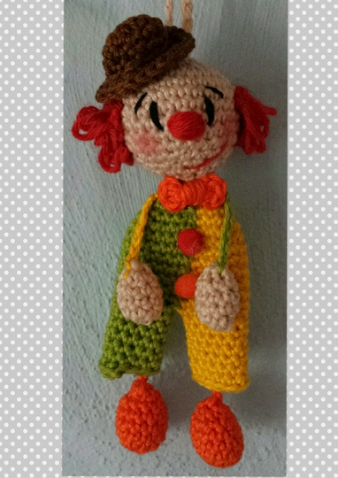 Clown Oskar als Taschenbaumler