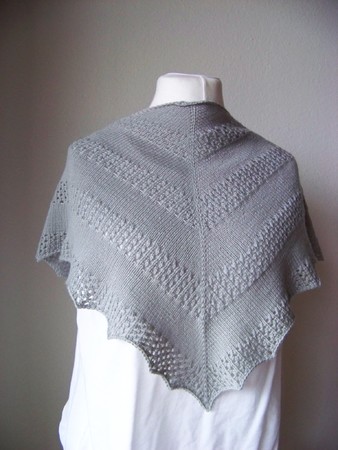 Easy knitting pattern Shawl "Tipsy"