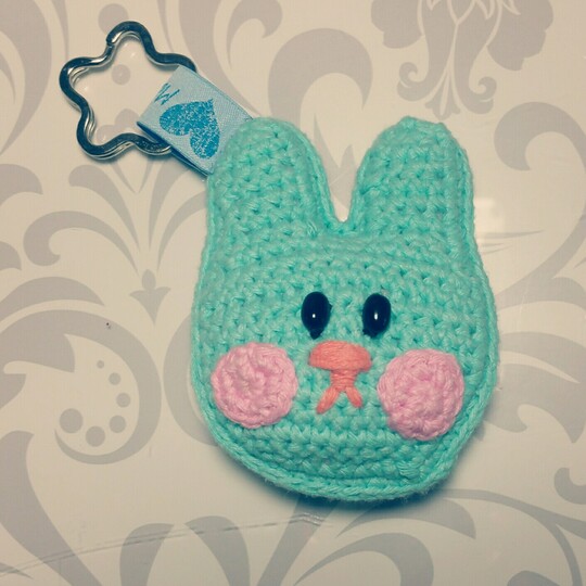 Anhänger/Taschenbaumler / Schlüsselanhänger Hase gehäkelt