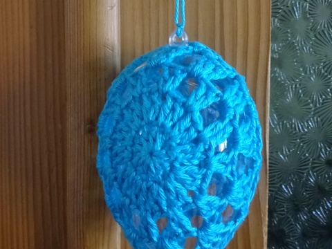 gehäkeltes blaues Osterei