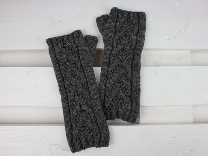 Strickanleitung Handstulpen einfach – elegante Pulswärmer für Anfänger Kate