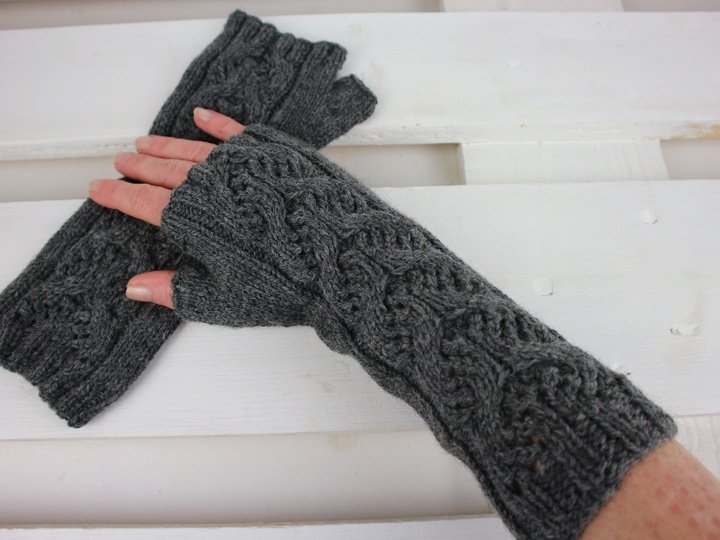 Strickanleitung Handstulpen einfach – elegante Pulswärmer für Anfänger Kate