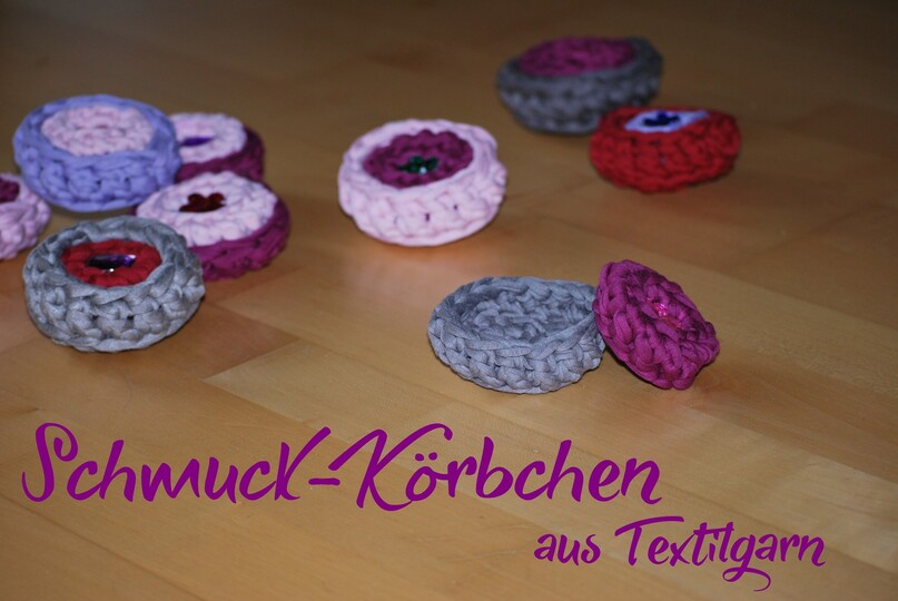 Körbchen mit Deckel - aus Textilgarn - mit Häkelschrift - super einfach für Anfänger