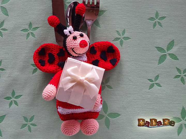 Besteckhalter Marienkäfer, nicht nur zu Ostern - gehäkelt von Dadade