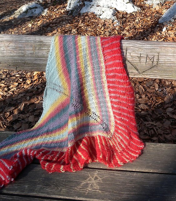 Brioche Shawl knitting pattern in lace weight and fingering weight yarn - Image 3