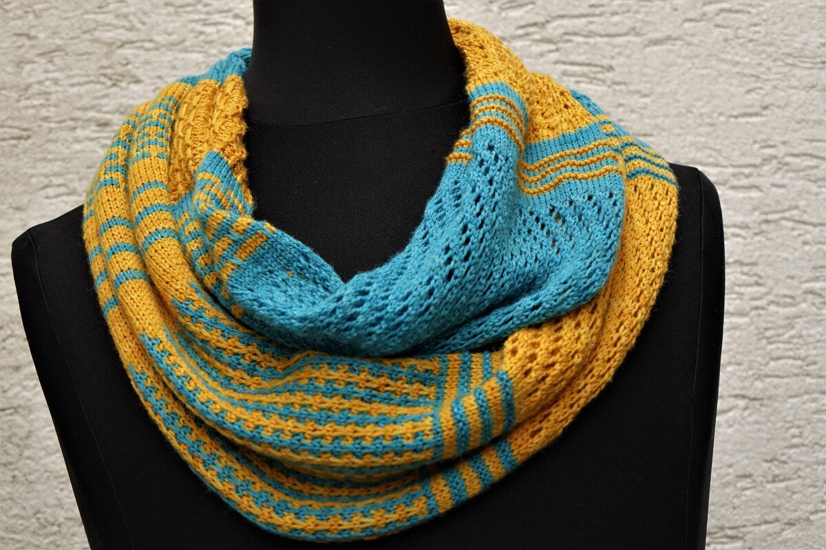 gestrickter Doppelloop oder Schal Frühlingszauber