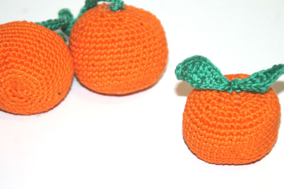 Mandarinen mit Blättern