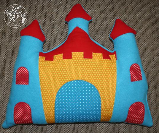Palace / castle pillow Lilly with secret pocket