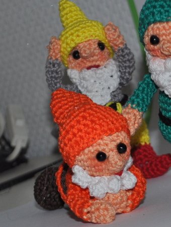 snow white and the seven dwarfs crochet pattern