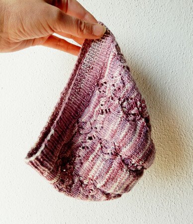 Lace hat knitting pattern "Lacy Diamonds Hat"