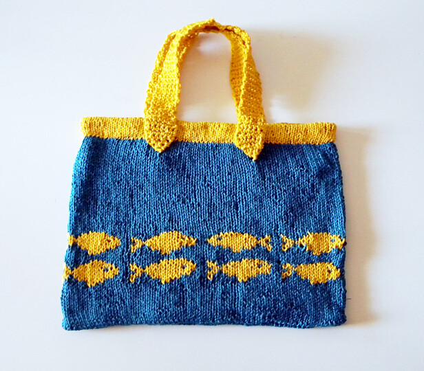 Handbag knitting pattern "Goldfish Swimming to Australia"