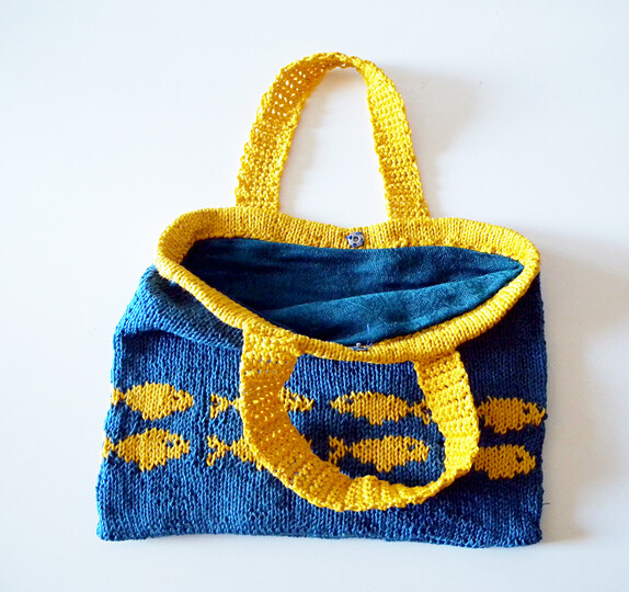 Handbag knitting pattern "Goldfish Swimming to Australia"