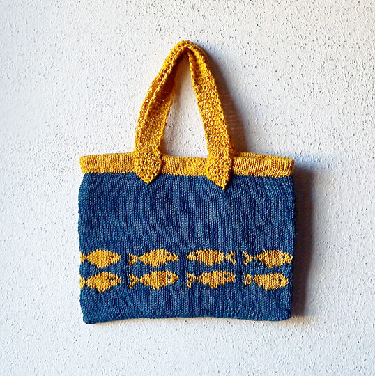 Handbag knitting pattern "Goldfish Swimming to Australia"