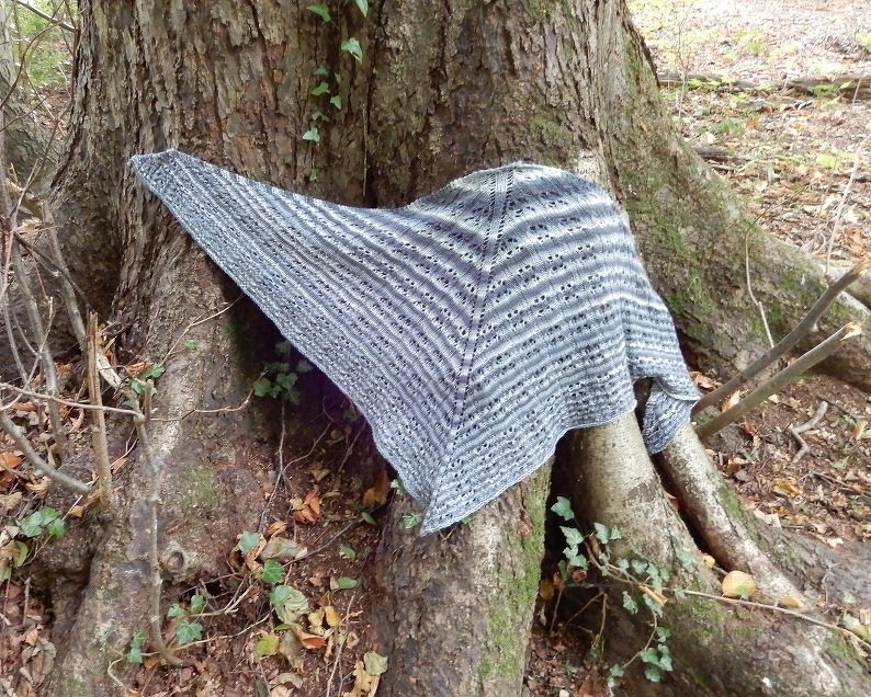 Lace Shawl Knitting Pattern "November Rain"