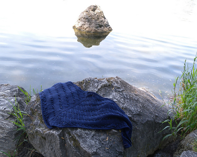 Lace and textured shawl knitting pattern