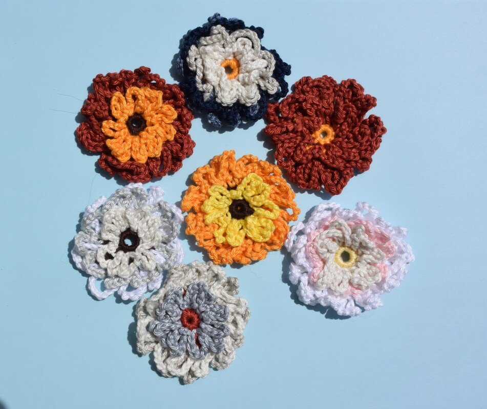 Ringelblume gehäkelt verschiedene Variationen aus Restwolle