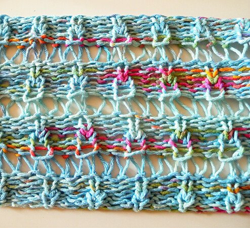 Summer scarf knitting pattern "Boho in Soho" combining knitting and crochet