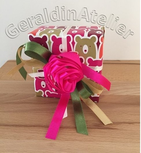 Rosen auf den Geschenkverpackungen / Roses for gift packings - Bild 8