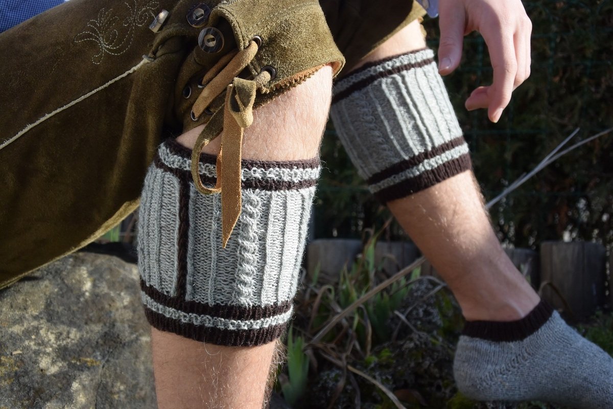 Bayerische Wadenwärmer gestrickt, 36 cm und 40 cm ,17 cm hoch - Bild 3