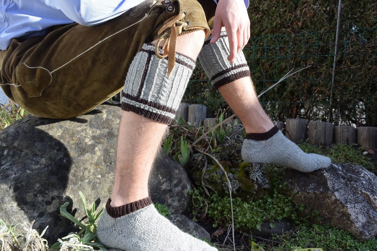 Bayerische Wadenwärmer gestrickt, 36 cm und 40 cm ,17 cm hoch - Bild 4
