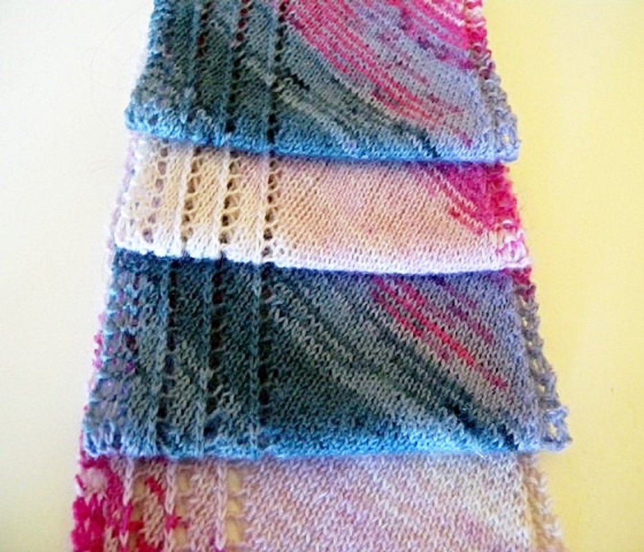 Scarf with lace edge knitting pattern "Poesia"
