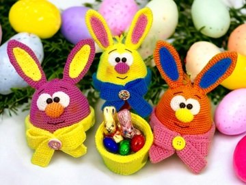 Bunny Present Egg - Crochet Pattern from Diana´s kleiner Häkel
