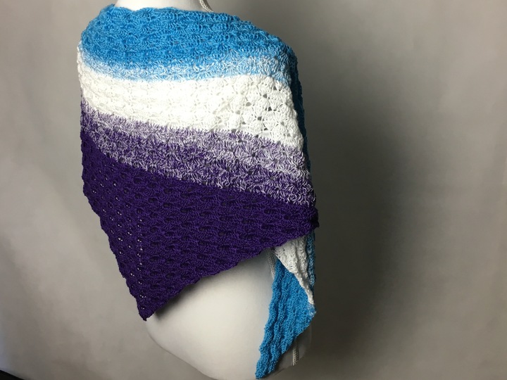 Dreieckstuch Magdalena (einfache Häkelanleitung für einen Bobbel)