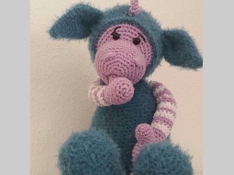 Pebbles ,der Daumenlutscher - Drachen