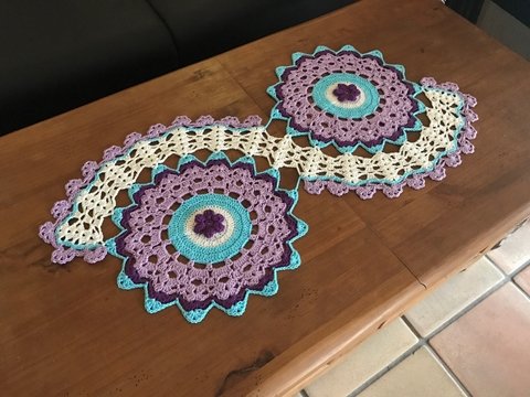 Häkeln/ Tischläufer/ Blume