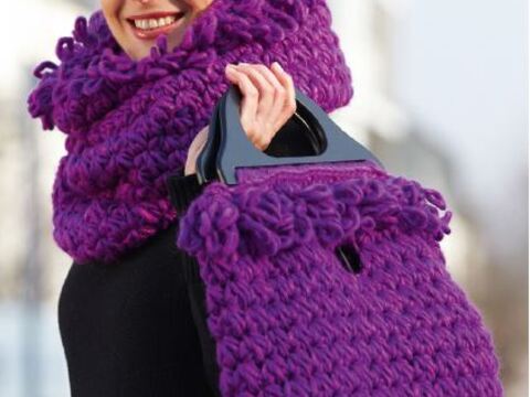 Kapuzenloop mit Tasche "Kopfüber ins Vergnügen" -