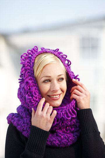 Kapuzenloop mit Tasche "Kopfüber ins Vergnügen" -