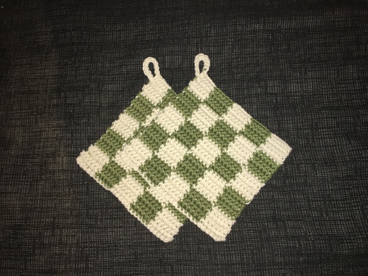 Häkelanleitung Topflappen im Schachbrettmuster (tapestry-Muster) // 2 Varianten