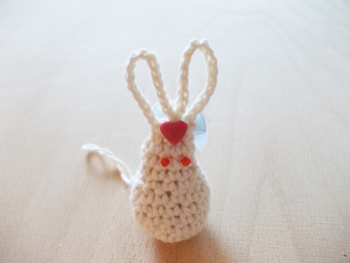 Häkelanleitung für Mini-(Oster)-Hasen (6 cm) Mini-Ostereier (ca. 2,5 cm)