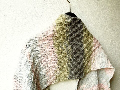 Strickmuster für rechteckige Stola "Primavera Wrap"