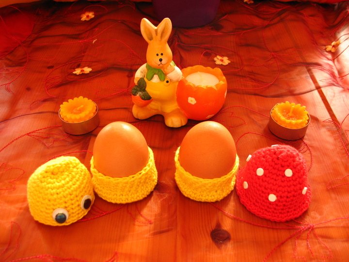 Häkelanleitung für lustige Eierwärmer-Sets - Gute Laune-Anzug fürs Frühstücks-Ei