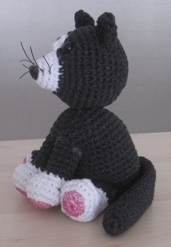 Schwarz- Weiße Katze - Bild 2