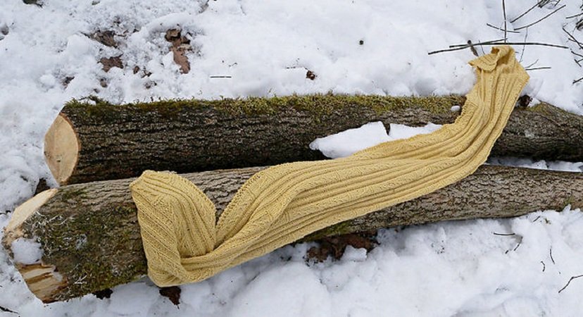 Scarf with slip stitch cables knitting pattern "Built on Sand"