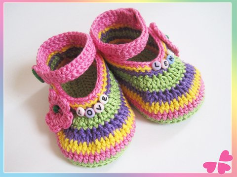 Häkelanleitung: Baby Ballerina mit Häkelblume (6 – 9 Monate)